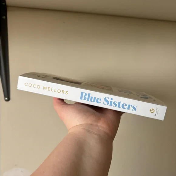 Blue Sisters - Picture 2 of 3